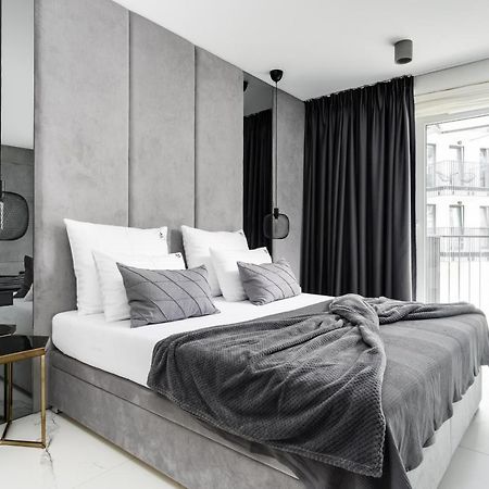 El Apartments - Aries พอซนาน ภายนอก รูปภาพ