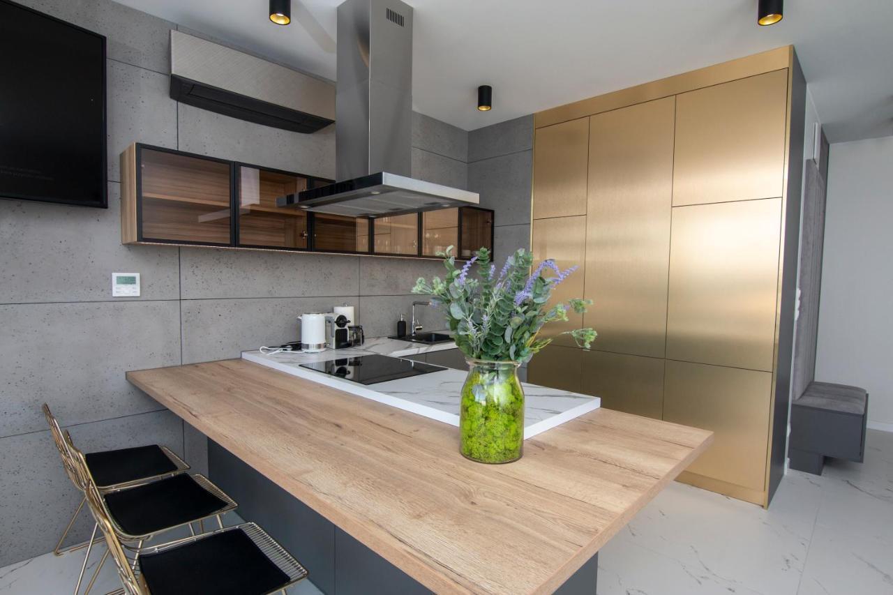 El Apartments - Aries พอซนาน ภายนอก รูปภาพ